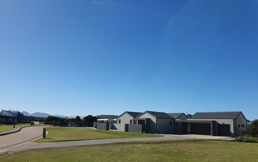4 Bedroom Property for Sale in Oubaai Western Cape